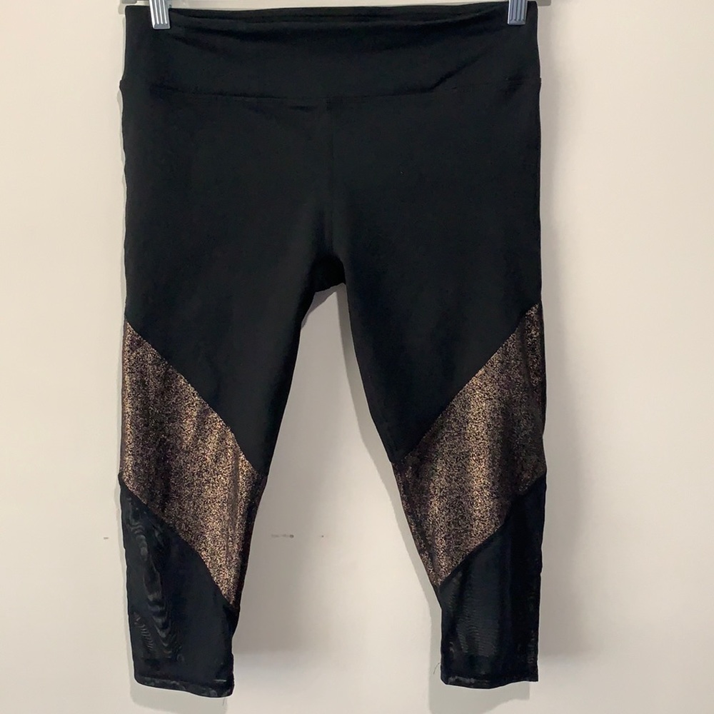 FABLETICS Black Capri Length Leggings, Size Large